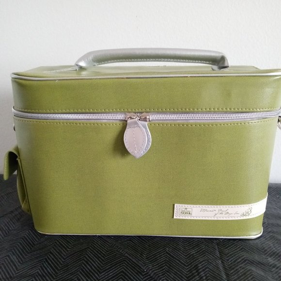 Tahitian Noni Olive Green Travel Bag - Picture 2 of 16